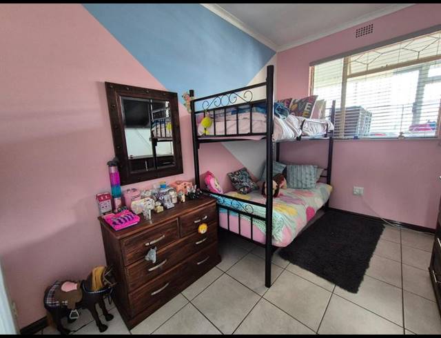 2 BEDROOM TOWNHOUSE FOR SALE IN BRACKENHURST